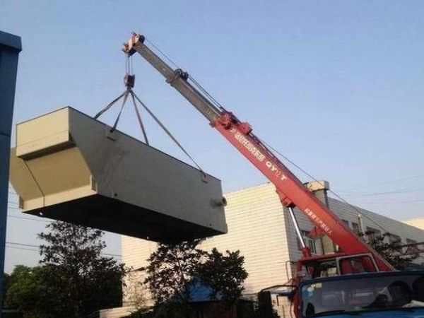 樟树市吊车出租电话_吊车出租的好坏由什么决定